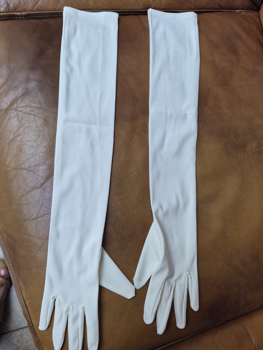 Vintage Long White Dress Gloves - Picture 2 of 3